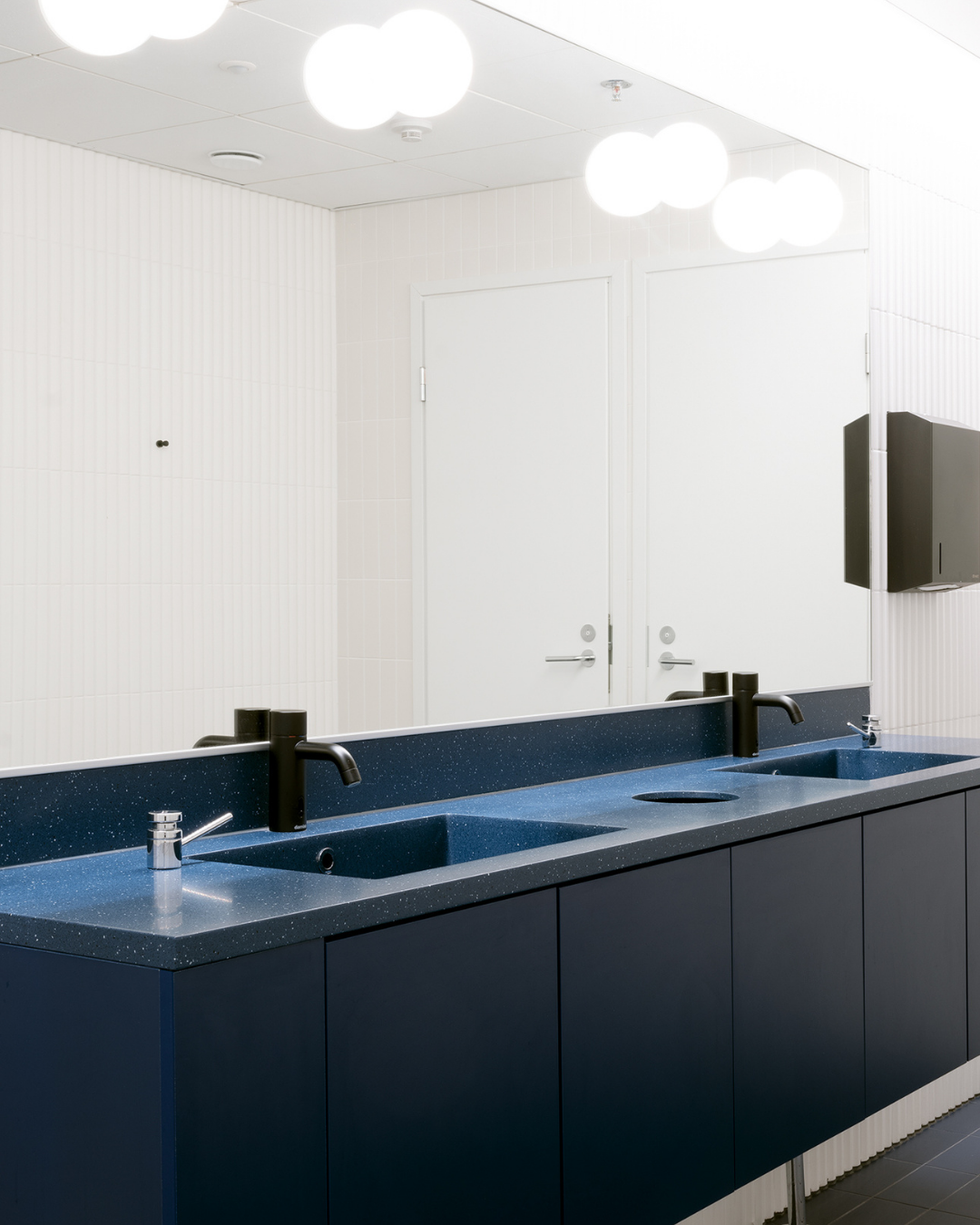 D0700-04 Dark blue